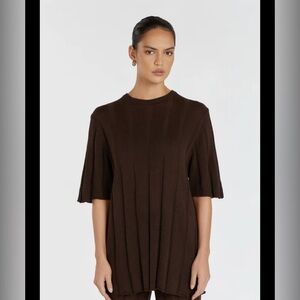 DISSH EMERY CHOC OVERSIZED TEE. Size medium.